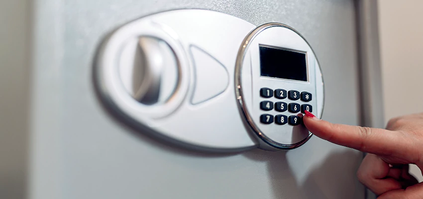 Jewelry Safe Cracking in New Rochelle, New York